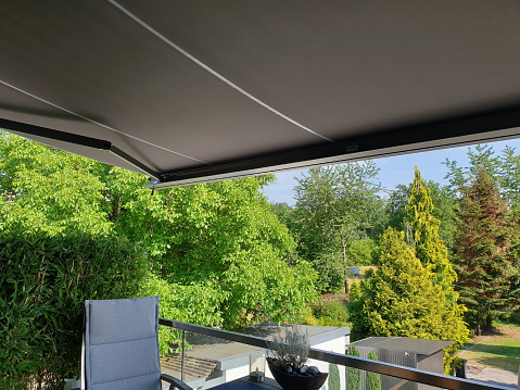 3 Benefits of Awnings for Your Business